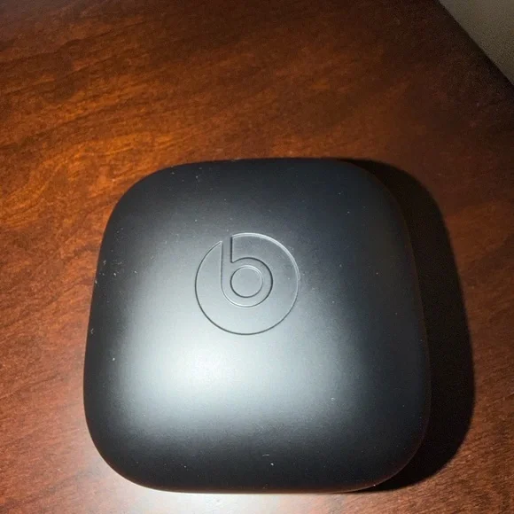 Powerbeats Pro Wireless Earbuds with Charging Case - Picture 2 of 4